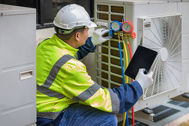 Professional Heat Pump Repair technician working in Mount Carmel, TN